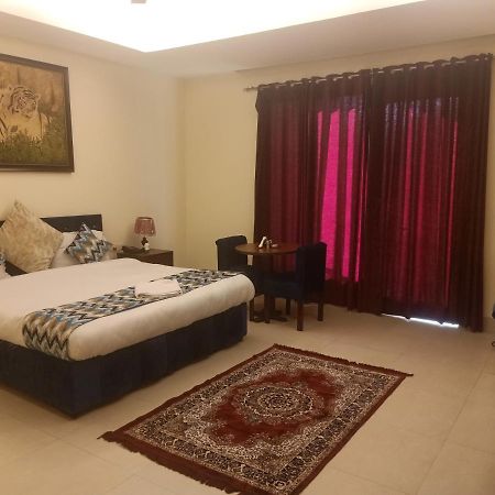 Hotel The Am Bliss Gurgaon Buitenkant foto