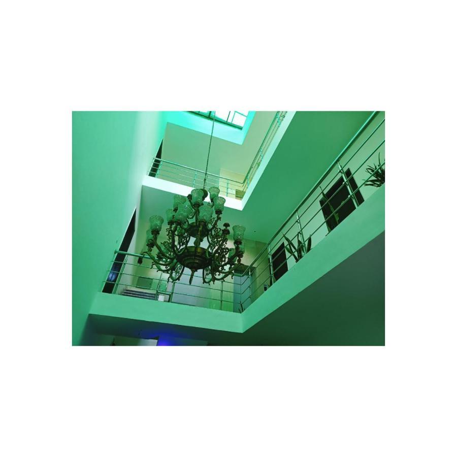 Hotel The Am Bliss Gurgaon Buitenkant foto