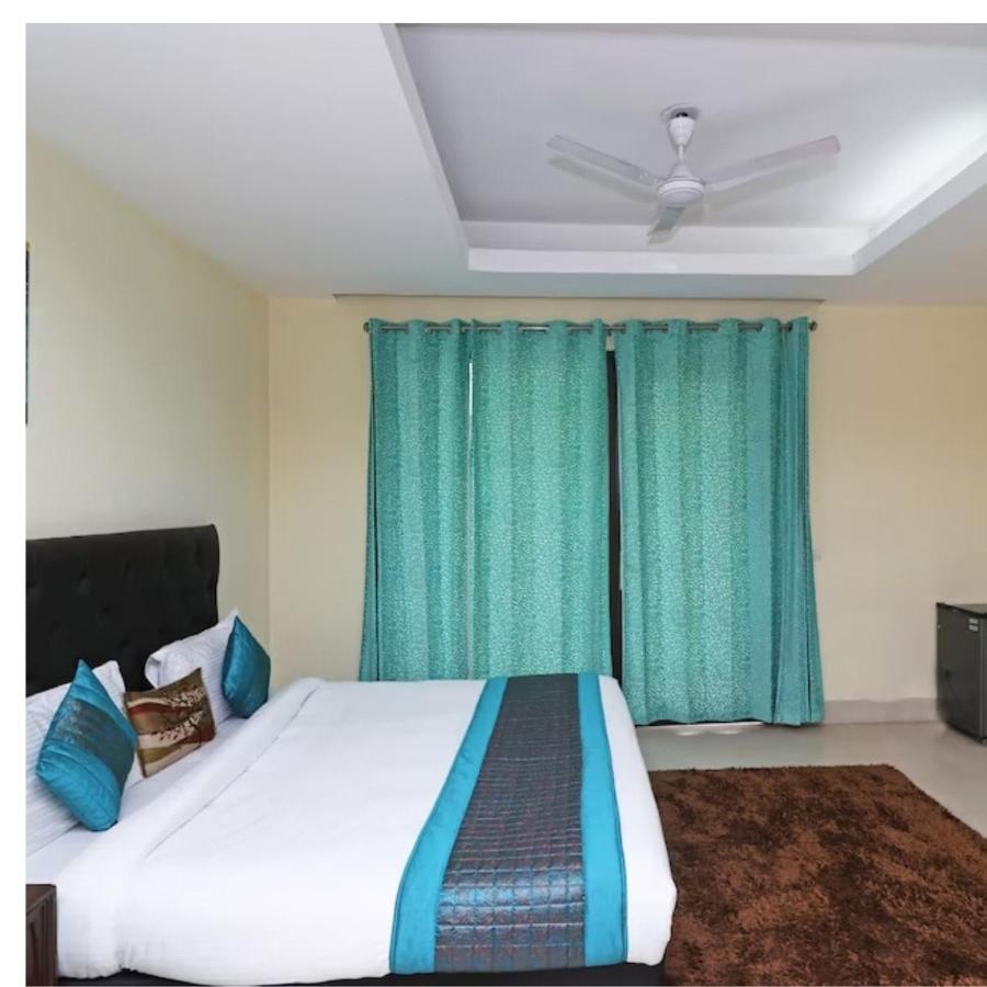 Hotel The Am Bliss Gurgaon Buitenkant foto